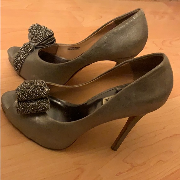 Badgley Mischka - Vonda Pewter Beaded Pumps - Picture 3 of 4